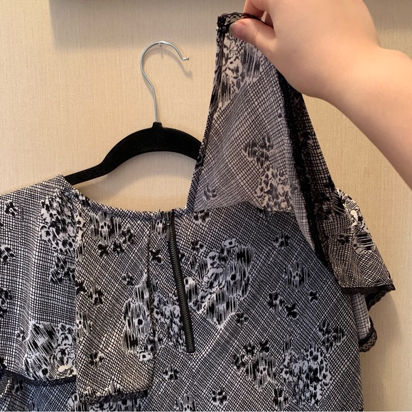 Cato Plus Size Ruffle Bib Flutter Sleeve Blouse Top - Picture 7 of 10